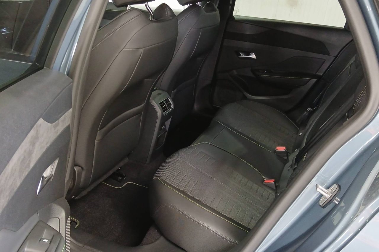 Peugeot 308 SW — photo 11