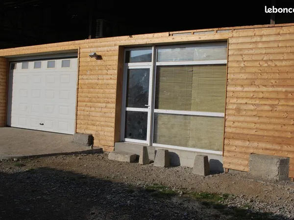 Atelier / Entrepôt et bureau climatisé