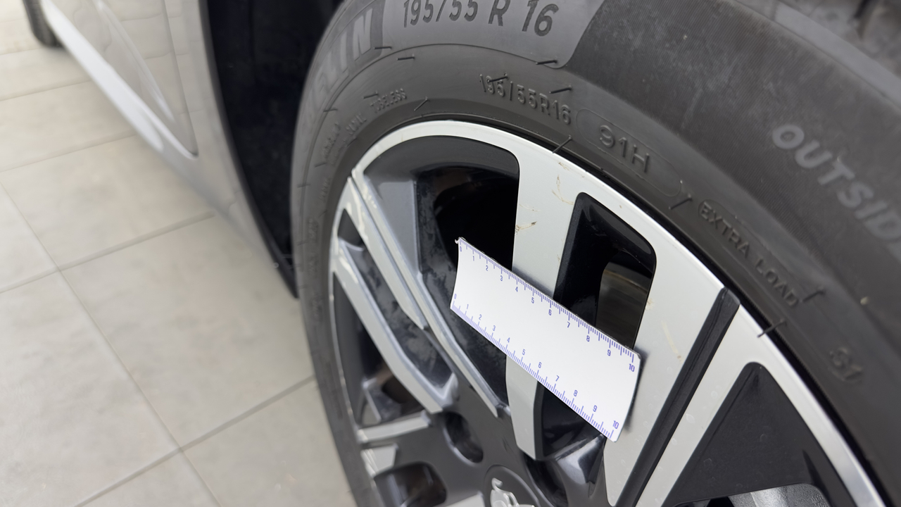 Peugeot 208 PureTech 100 S&amp;S EAT8 — photo 44
