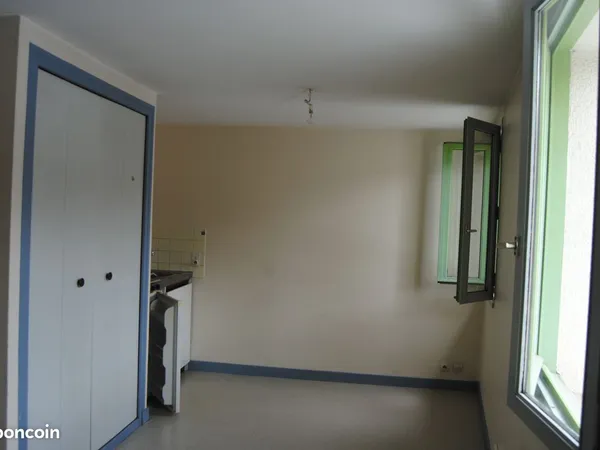 Studio 23 m² très bien situé au pied du métro Mabilais