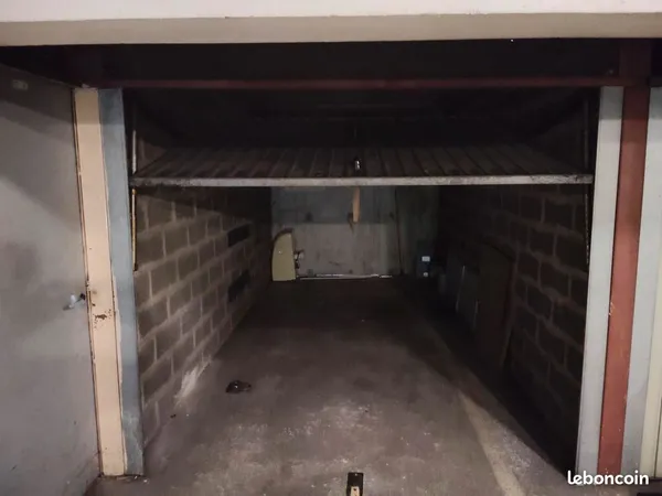 Garage box sécurisé à vendre Perralière Villeurbanne