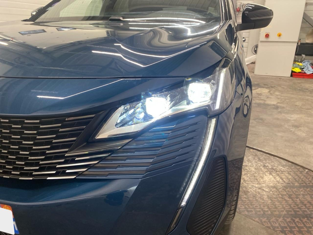 Peugeot 3008 hybrid4 300 e-eat8 gt pack — photo 29