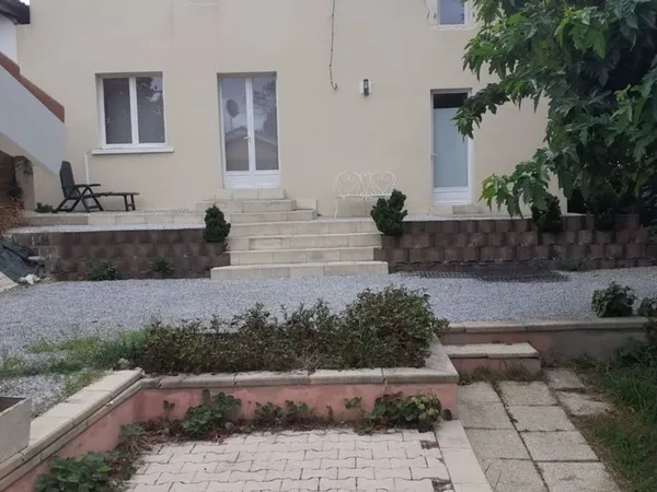 Maison 148 M2 vide DPE B + Batiment loué 400 €/mois DPE E