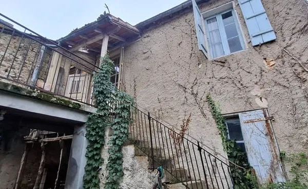 Maison à Rénover, à recréer THENON (24)