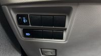 Toyota Yaris 116h Iconic 5p — photo 27