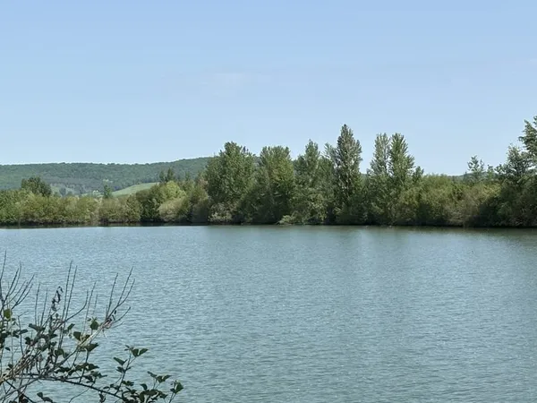 Terrains avec lacs
