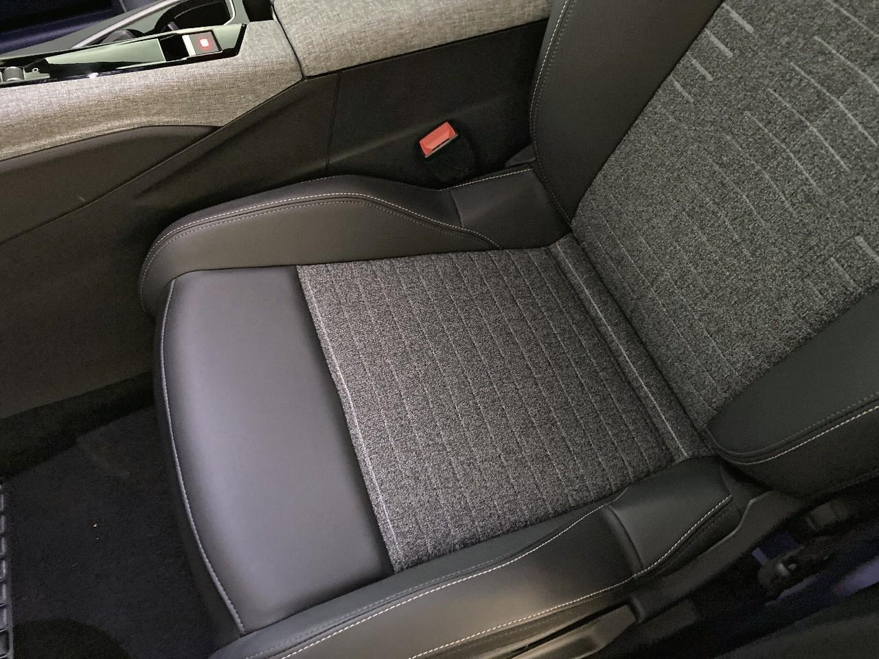 Peugeot 5008 hybrid 145 ch e-dcs6 allure — photo 9