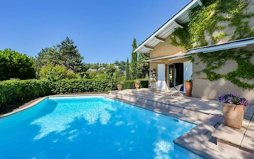 Maison 7 pièces 204 m²