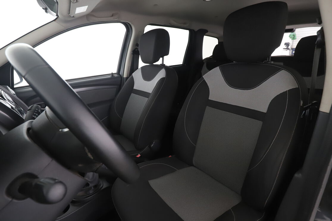 Dacia Duster 1.5 dCi Black Touch 4x2 — photo 9