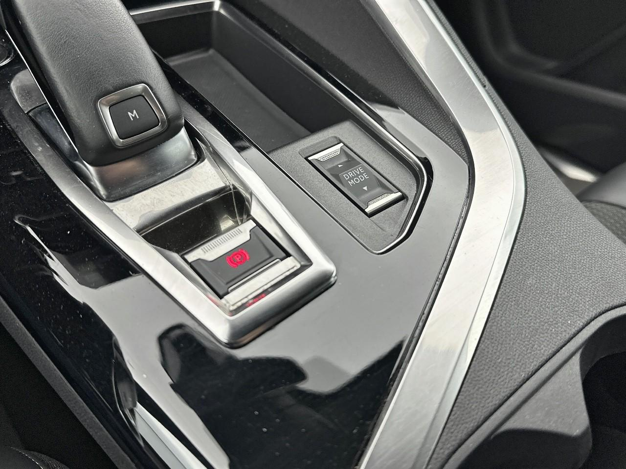 Peugeot 3008 puretech 130ch s&s eat8 gt — photo 22