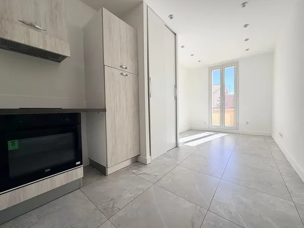 VALLAURIS - STUDIO - LOUE - IDEAL INVESTISSEMENT