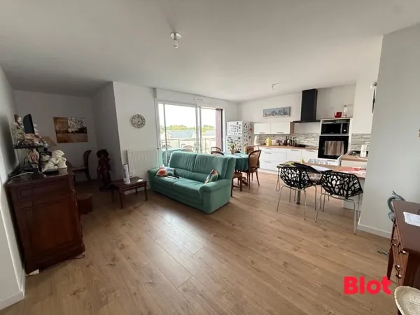 A LOUER PAR BLOT IMMOBILIER - VERN SUR SEICHE - APPARTEMENT T3 - 65M²