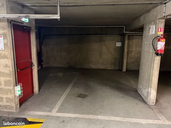 Place de parking + place moto - Sous-sol