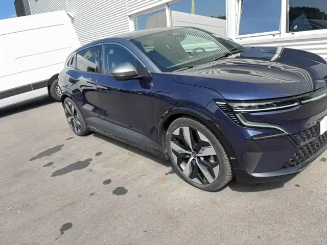 Renault Megane e-tech ev60 220 ch optimum charge — photo 6