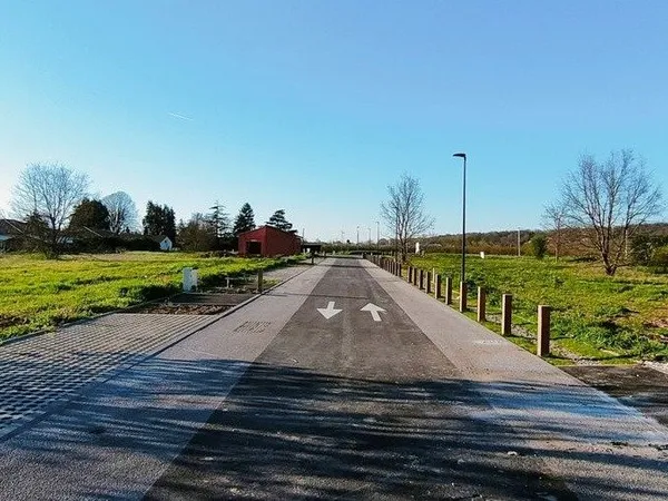Terrain 595 m²