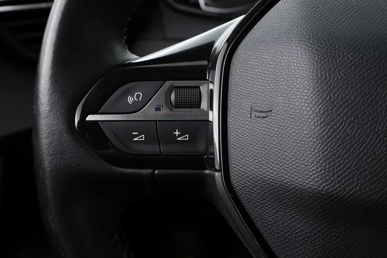 Peugeot 2008 — photo 20