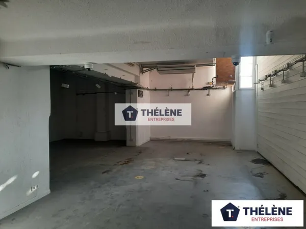Local commercial 318 m²