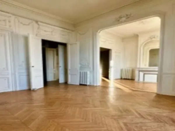 Bureaux 275 m²