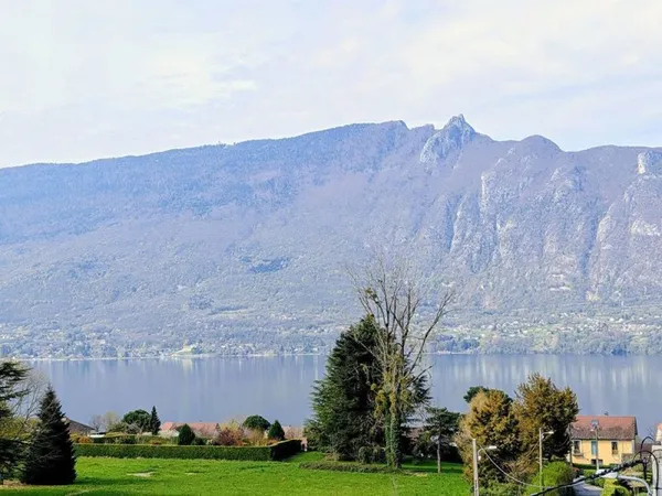 Tresserve - Vue lac et projet de rénovation haut de gamme