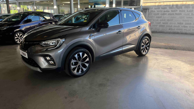 Renault Captur mild hybrid 140