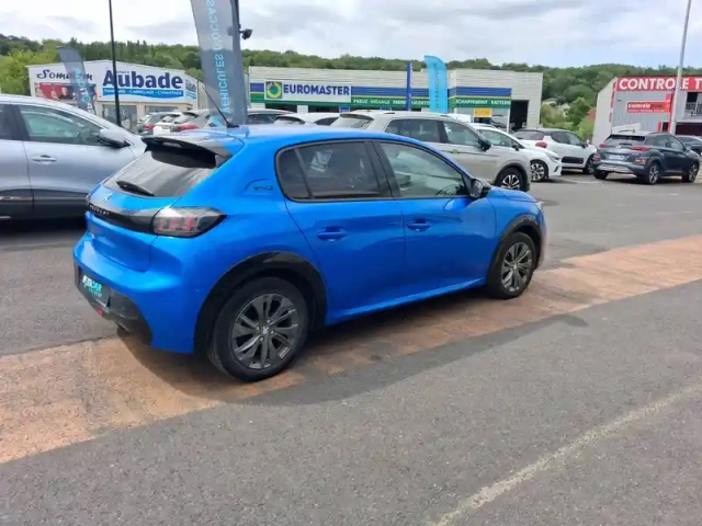 Peugeot 208 electrique 50 kwh 136ch — photo 5
