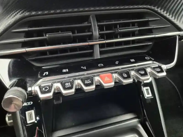 Peugeot 2008 puretech 130 s&amp;s bvm6 — photo 38