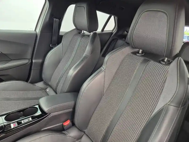 Peugeot 2008 electrique 136 ch — photo 24