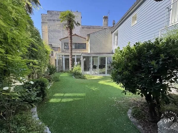 Maison 12 pièces 256 m²