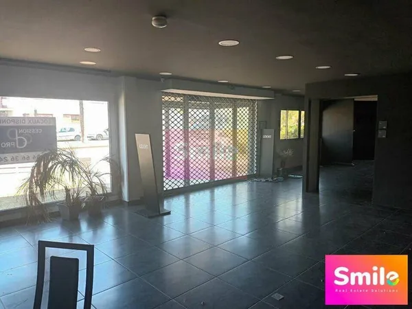 Local commercial 222 m²