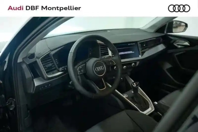 Audi A1 25 tfsi 95 ch s tronic 7 design — photo 4