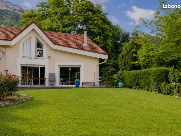 Location maison meublée - 127 m2 - Terrain 500m2