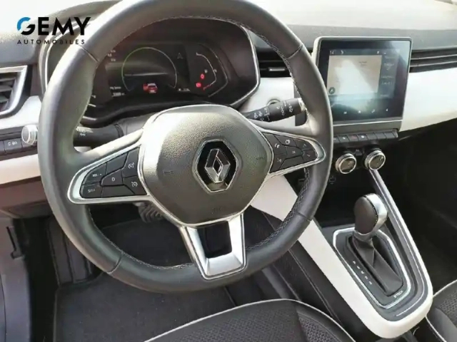 Renault Clio e-tech 140 — photo 13