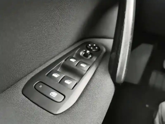 Peugeot 308 sw puretech 130ch s&amp;s bvm6 — photo 24