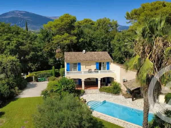 Villa 7 pièces 200 m²
