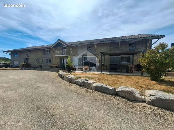 Ferme 7 pièces 300 m²