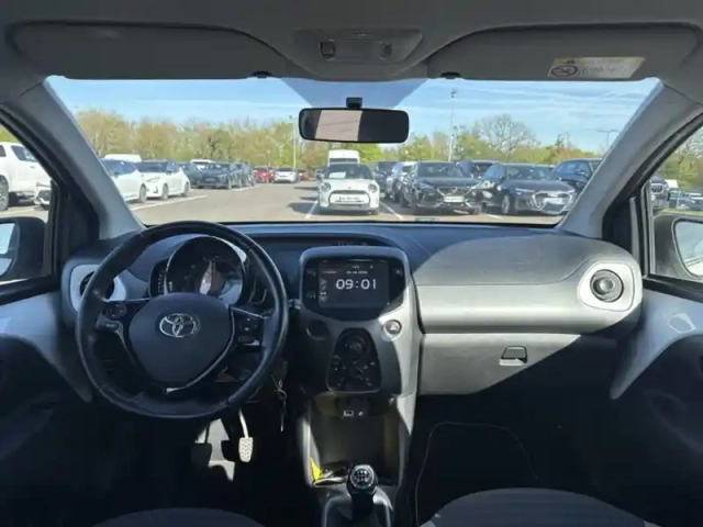 Toyota Aygo 1.0 vvt-i x-play — photo 11