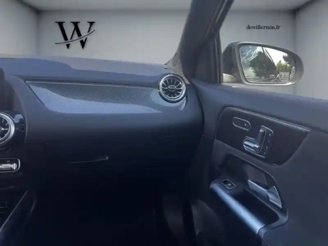 Mercedes Gla 200 d amg line — photo 13