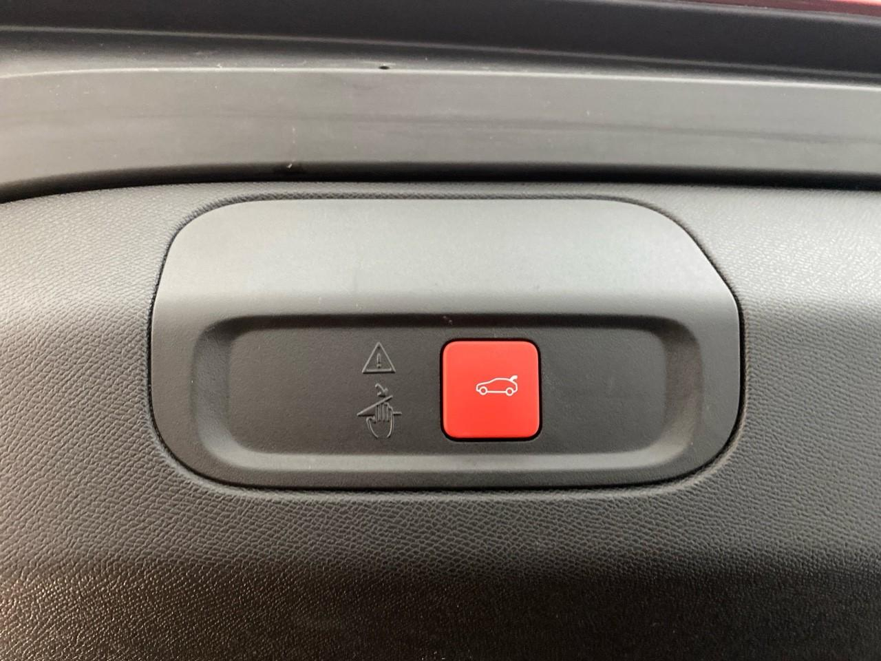 Peugeot 408 hybrid 136 e-dcs6 gt — photo 20