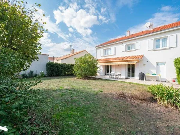 Maison 7 pièces 145 m²
