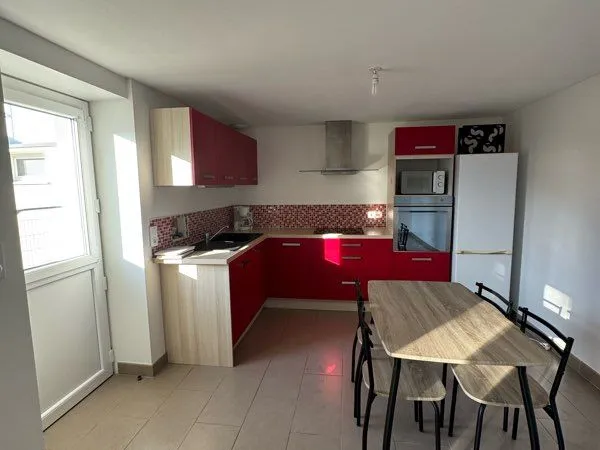 Maison rénovée, meublée avec terrain et abri de jardin