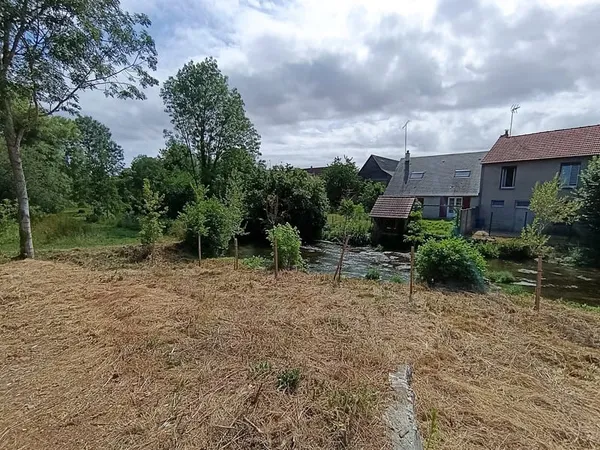 Terrain à bâtir de 435 m2 viabilisé avec accès à l'Eure