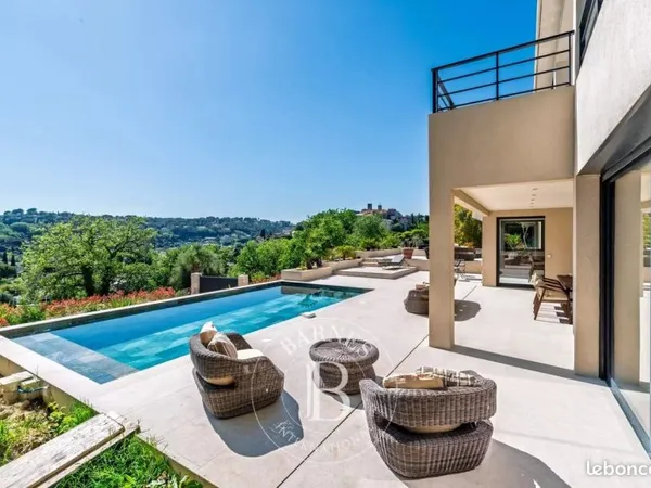 Villa 6 pièces 220 m²
