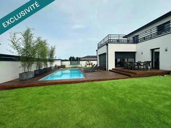 Ambarés et Lagrave - maison moderne de 160m2 avec 4 chambres, garage, piscine - parcelle de 850 m2