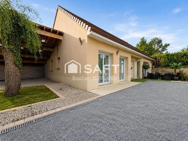 Maison de plain-pied 7 pièces 140 m²