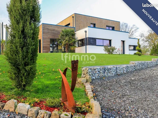 Maison 7 pièces 230 m²