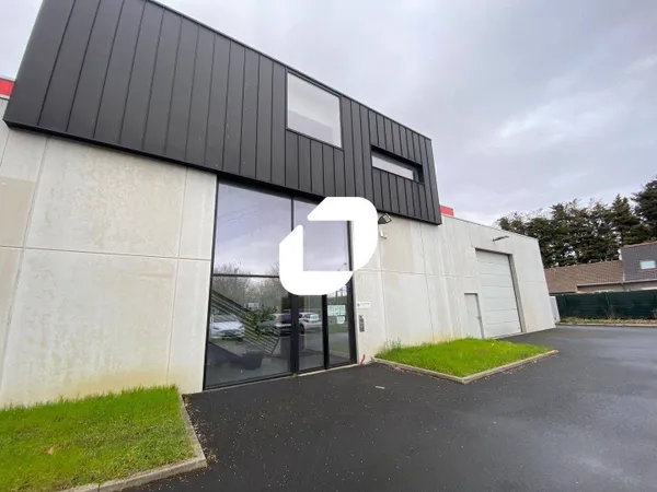 Local d'activité 1735 m²