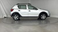 Dacia Sandero 0.9 TCe 90ch Stepway - 20 — photo 4