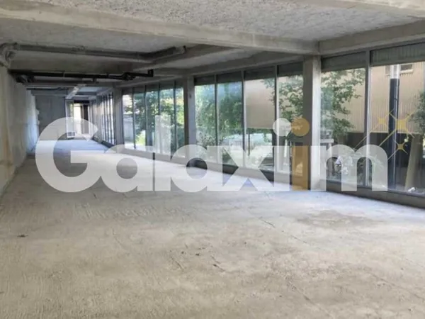 Local commercial 124 m²