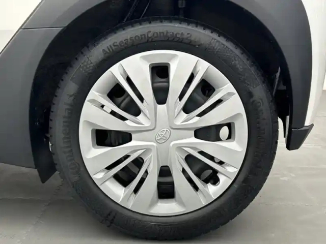 Toyota Aygo 1.0 vvt-i 72 dynamic — photo 29