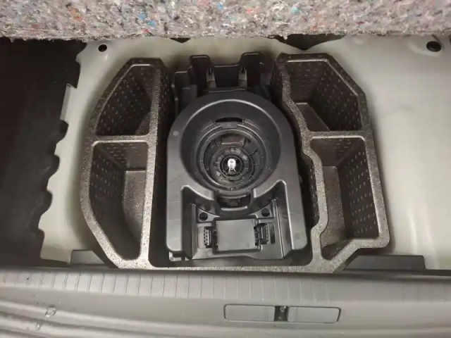 Peugeot 208 puretech 100 s&amp;s bvm6 — photo 35